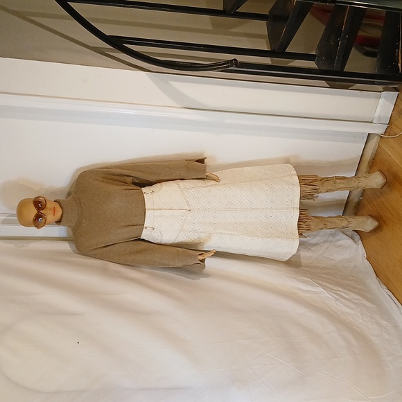 🔥 🔥 Like New Cammina (Italy) Cream Ultra Suede Western Style Heeled Boots - Picture 8 of 16